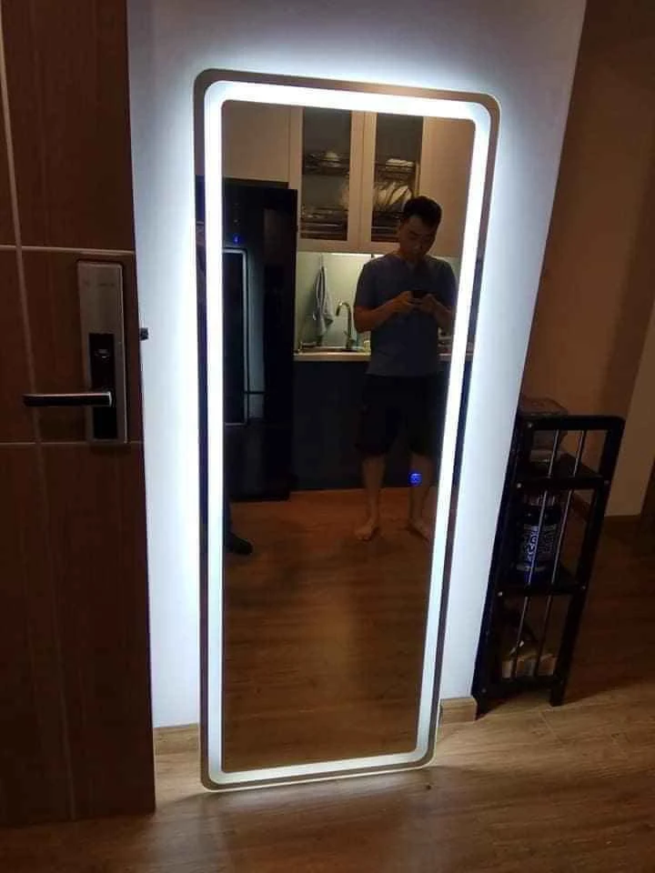 Gương đứng đèn LED GD21