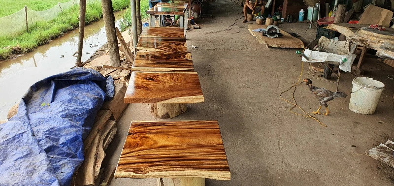 Giới thiệu về bàn ăn gỗ Me tây nhập Campuchia