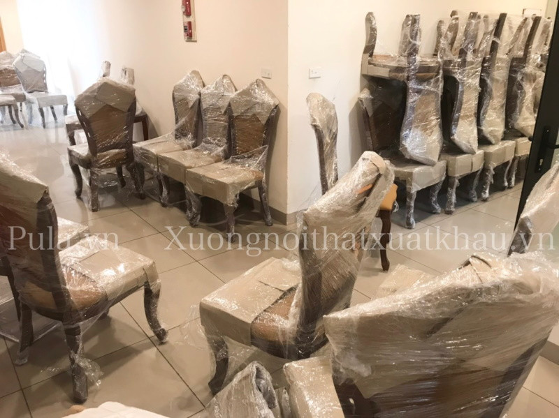 Bàn giao bàn ghế ăn tròn xoay cao cấp cho Cơ quan TW