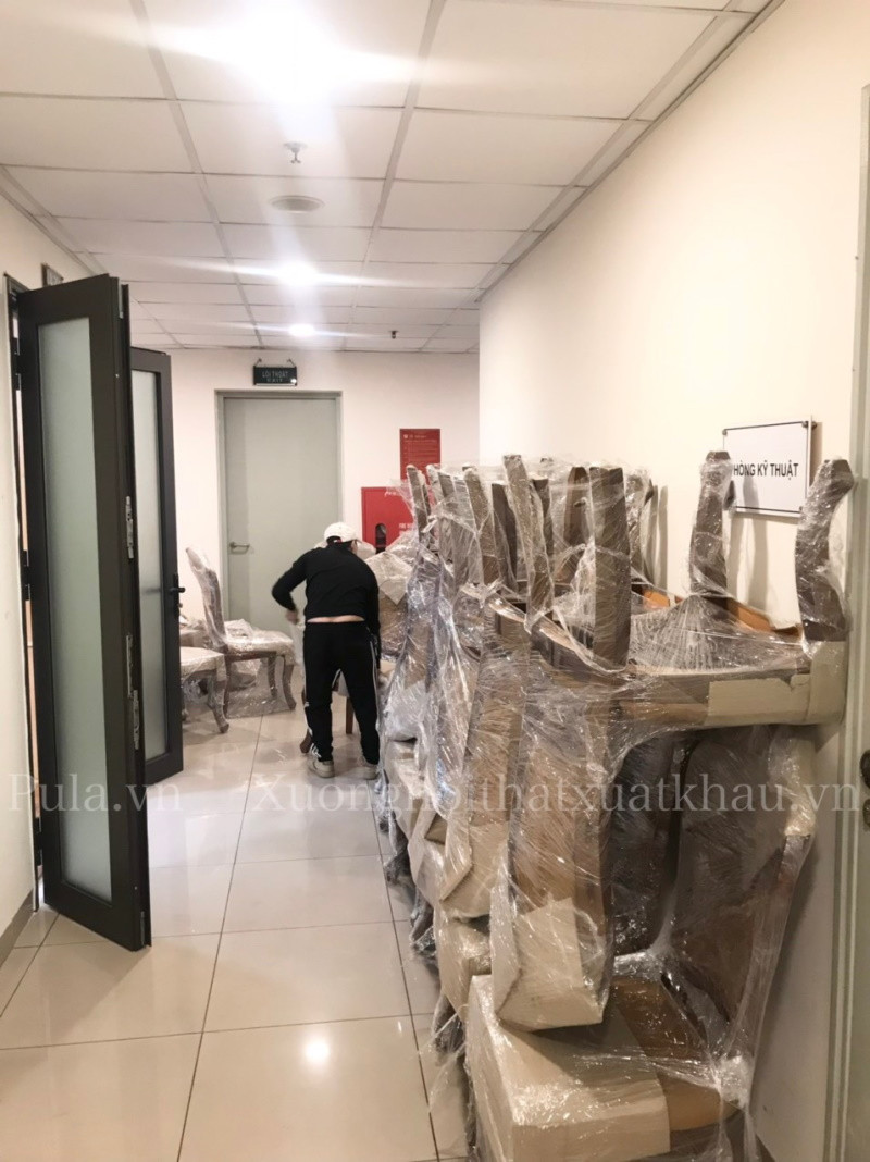 Bàn giao bàn ghế ăn tròn xoay cao cấp cho Cơ quan TW
