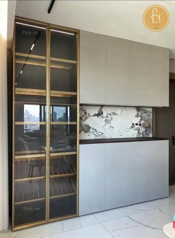 Tủ rượu kết hợp tủ để đồ thiết kế tối giản tại nhà khách ở TP - Hồ Chí Minh