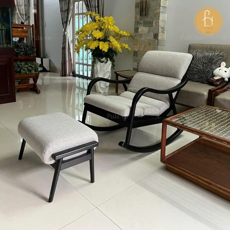 Ghế thư giãn bập bênh Haven tại nhà khách 