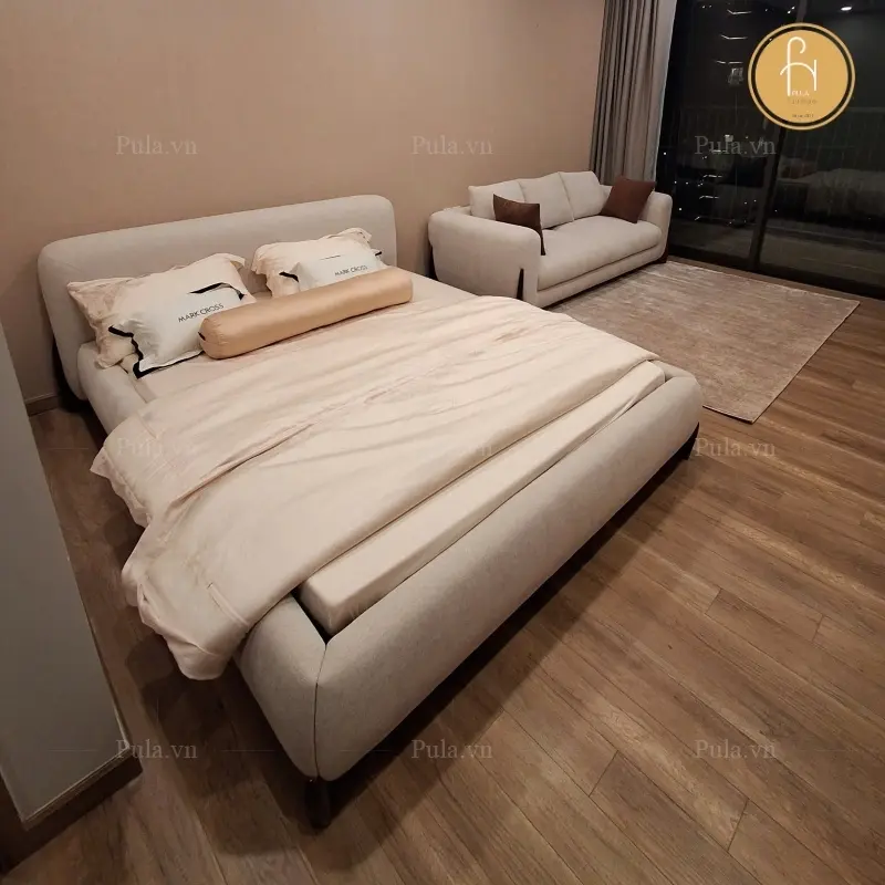 Giường ngủ bọc nỉ phong c&aacute;ch Bắc &Acirc;u PB52 b&agrave;n giao tại nh&agrave; kh&aacute;ch h&agrave;ng của Pula