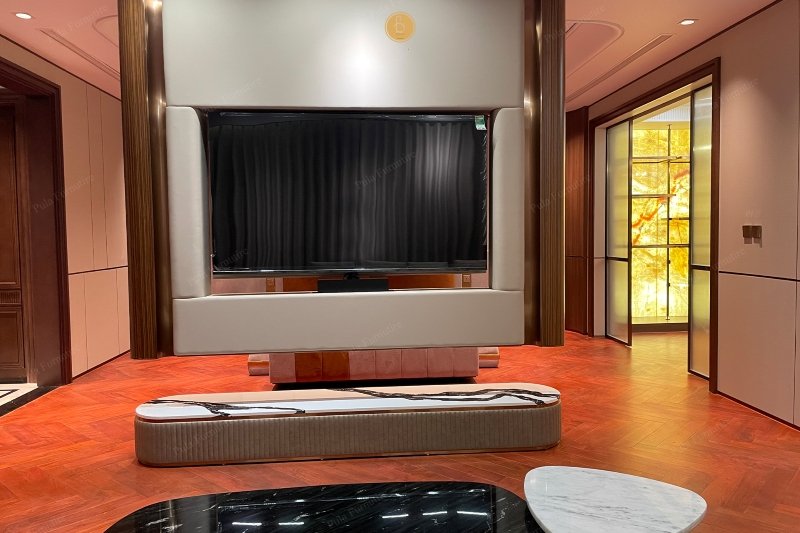 V&aacute;ch TV xoay 360 độ
