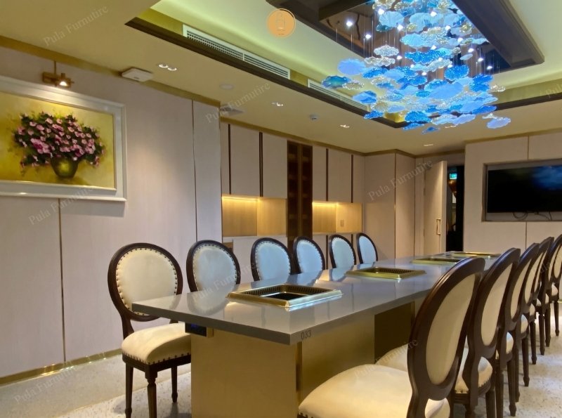 B&agrave;n ăn v&agrave; ghế cho ph&ograve;ng VIP