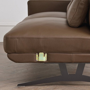 Chân ghế thiết kế thanh mảnh bằng sắt sơn tĩnh điện