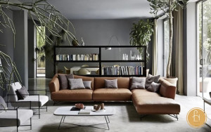 Màu nâu của sofa dễ dàng kết hợp hài hoà với tổng thể không gian