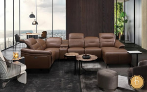 Sử dụng khăn mềm là cách đơn giản nhất để giữ gìn độ mới cho sofa