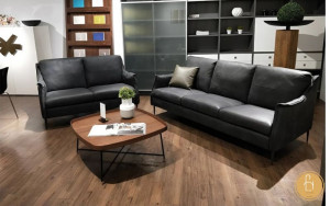 Cần bố trí gương ở vị trí hợp lý so với sofa