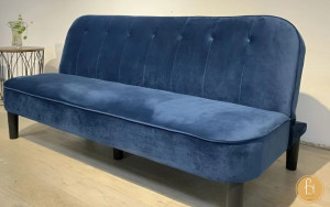 Chiếc ghế sofa nệm nhung nhỏ gọn