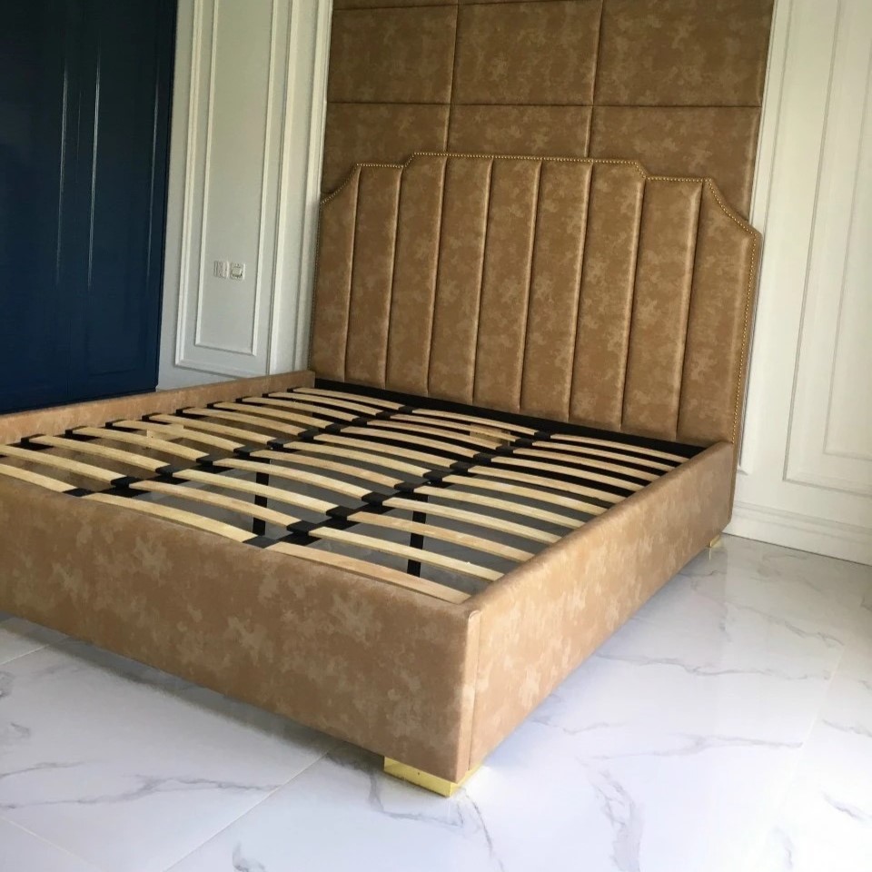 Giường ngủ hiện đại viền da Pula PB20