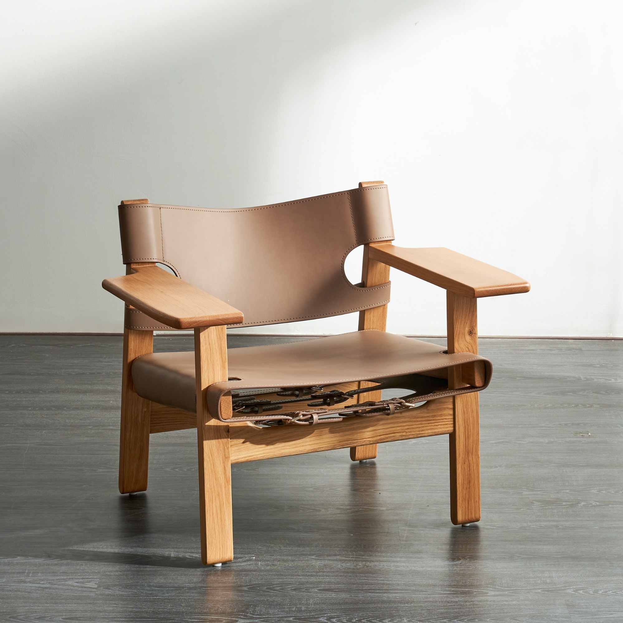 Ghế Armchair cao cấp Chalet