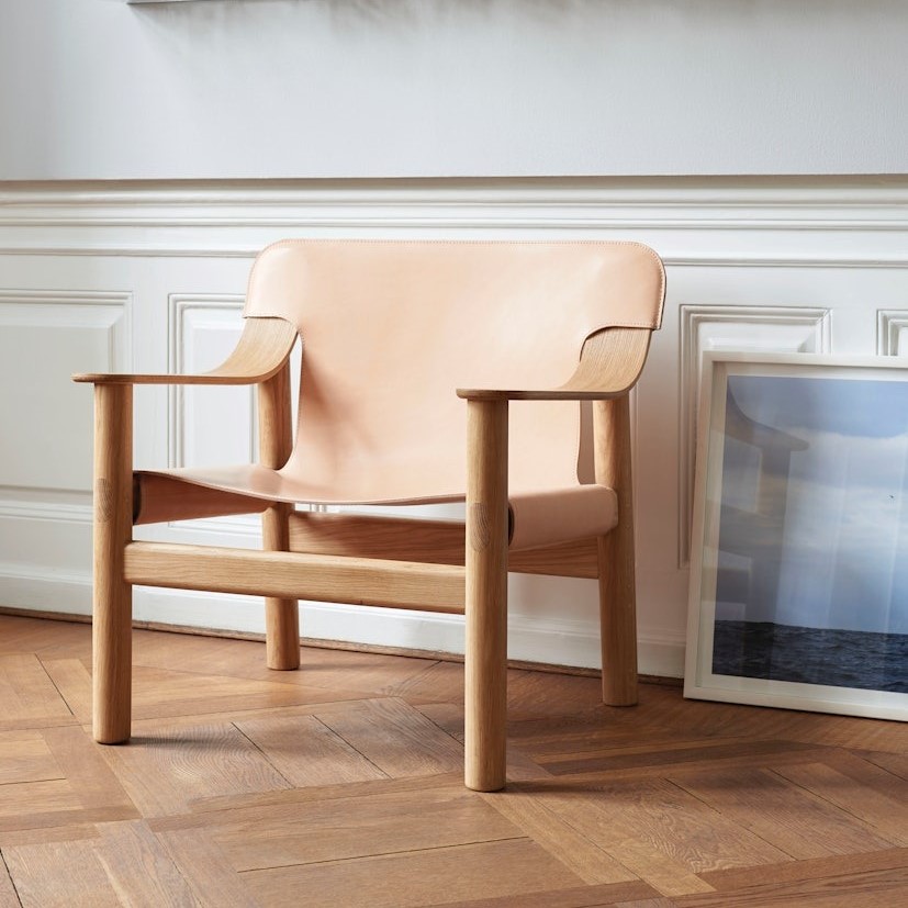 Ghế Armchair gỗ bọc da Bernard