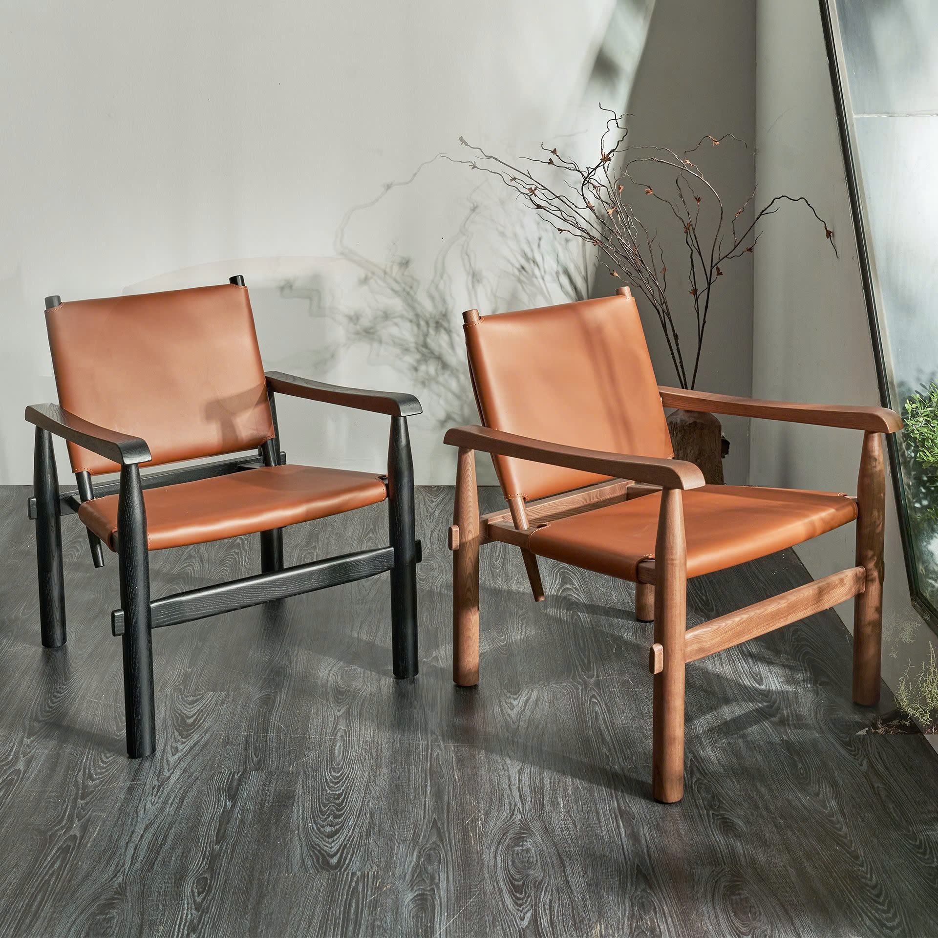 Ghế Armchair gỗ bọc da Doulun