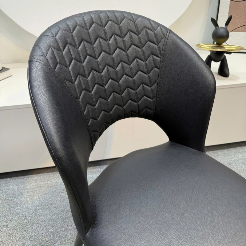 Ghế ăn nhập khẩu bọc da GA12